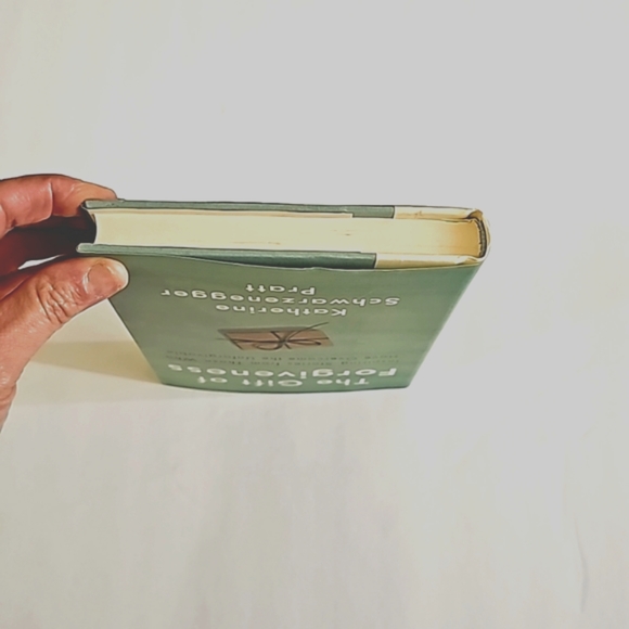 BOOK The Gift Of Forgiveness By Katherine Schwarzenegger Pratt - Picture 3 of 4